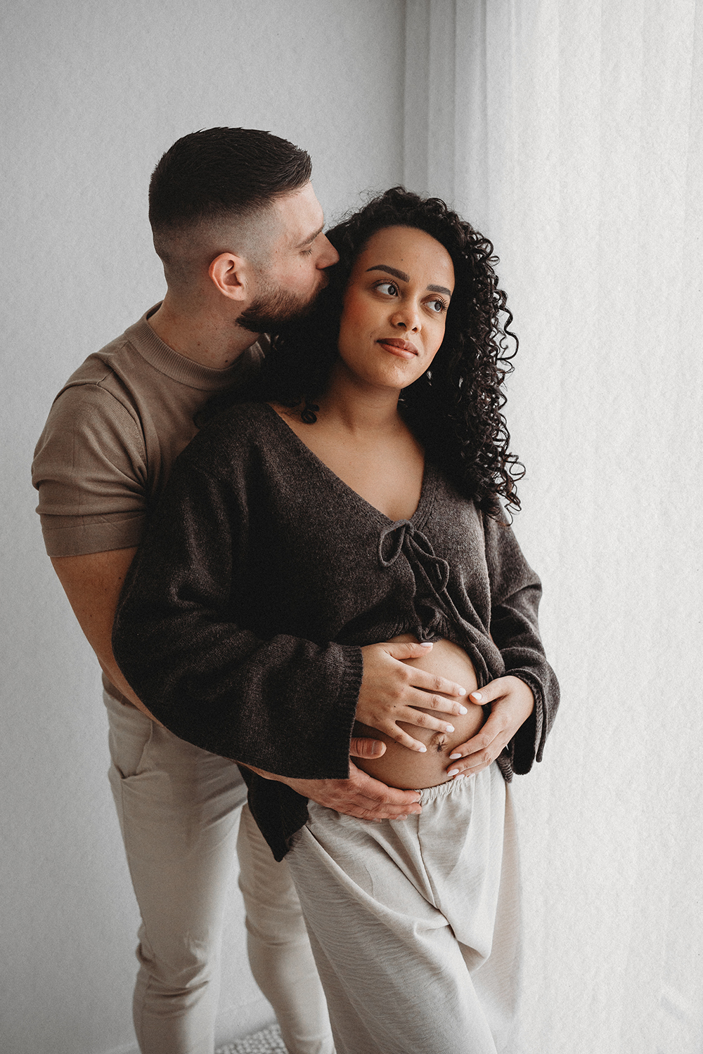 zwangerschap in Limburg vastgelegd door ervaren fotograaf in Limburg