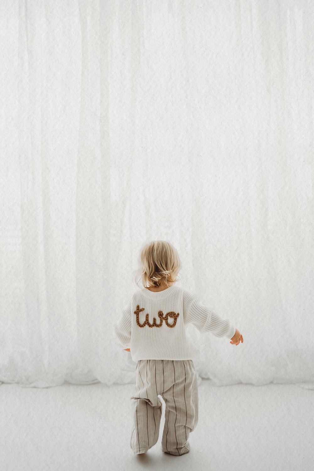 milestone shoot in Limburg. kinderfotograaf in zuid Limburg, Verjaardagsshoot in Limburg. Daglichtstudio in Zuid Limburg